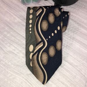 G. Ruffini Silk Italian Designed Tie Ivory Green Navy Textured
